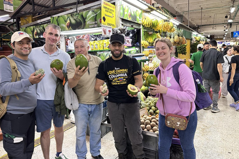 Medellín: Exotic Fruit Tour: Taste What You’ve Never Tried