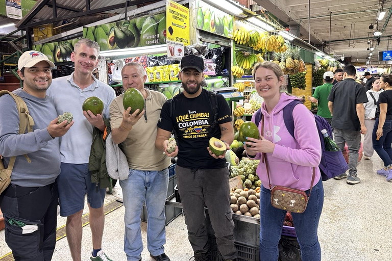 Medellín: Exotic Fruit Tour: Taste What You’ve Never Tried