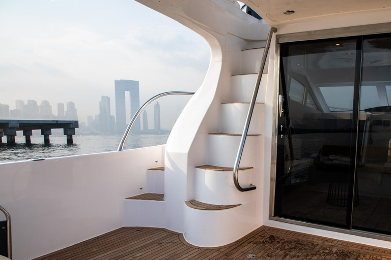 Private Yacht Tour: Dubai Boat Cruise with Optional BBQ