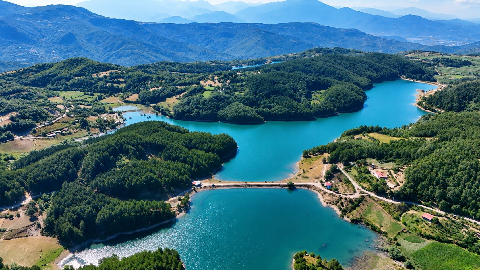 Ab Tirana: Funari-See, Schwimmen & Kajakfahren / Petrela-Burg, Zipline