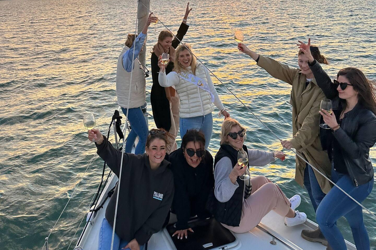 Lisbon: Tagus River Sailboat City Cruise Shared Tour - Sunset Tour