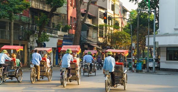 Hanoi Culture Tour: Ao Dai, Spa & Cyclo
