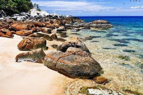 Snorkling och sightseeing på Cham Island