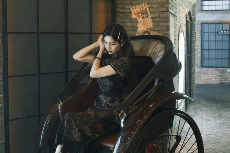 Shanghai: Qipao Photoshoot at The Bund or Yu Garden Light Luxury Photoshoot
