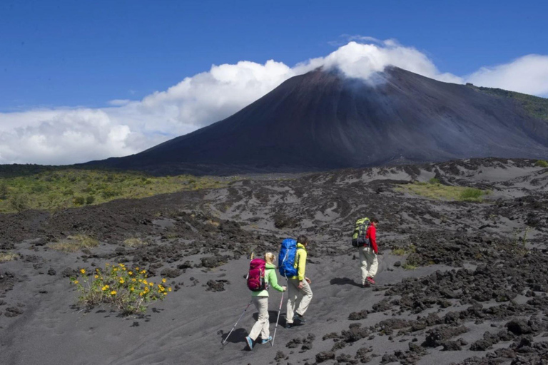 Puerto Quetzal: Private Tour Pacaya Volcano 4x4 and Pizza