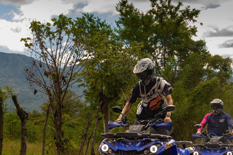 Visite guidée en quad à El Salto de MalacatiupanVisite guidée en quad avec découverte de la cascade de Malacatiupan
