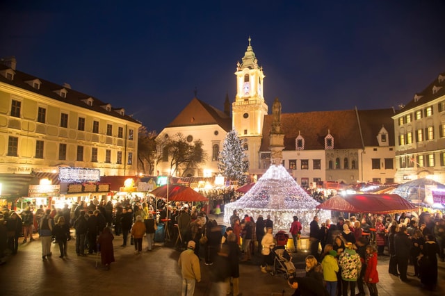 Vienna: Parndorf Outlet Shopping and Bratislava Xmas Market