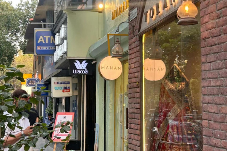 Delhi: tour de compras privado y personalizado con una guía femeninaDelhi: tour de compras personalizado con una asesora