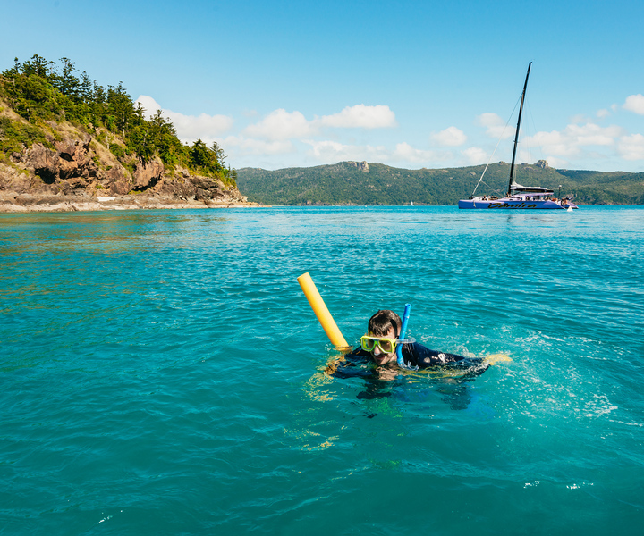 Airlie Beach: Whitsundays Full-Day Camira Sailing Adventure