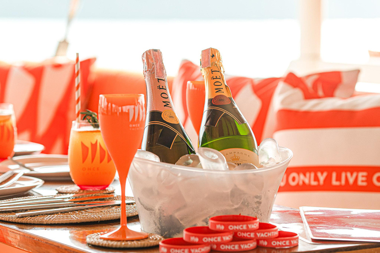 Pattaya : circuit d&#039;une journée dans les 3 îles en catamaran avec fêtePattaya : excursion d&#039;une journée sur le bateau pirate Black Pearl avec soirée DJ