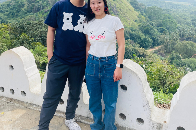 Sigiriya: Kandy VIP Transfer with Temple & Dance Show