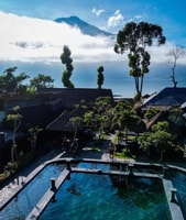 Batur, sources chaudes, chute d'eau de Taman Sari et Tirta Empul - Hizvo