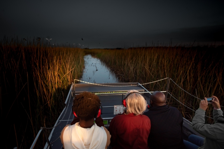 Kissimmee: Boggy Creek Everglades Night Airboat Tour TicketKissimmee: Ticket Boogy Creek Everglades Night Airboat Tour