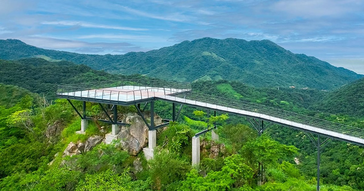 Puerto Vallarta: Walking Tour to Glass ViewPoint Jorullo | GetYourGuide