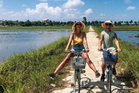 Hoi An: Countryside Bike Tour & Authentic Local Crafts - Image 2