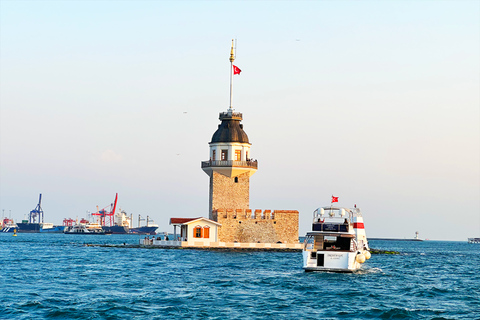 Istanbul: Bosphorus and Golden Horn Sunset Yacht Cruise