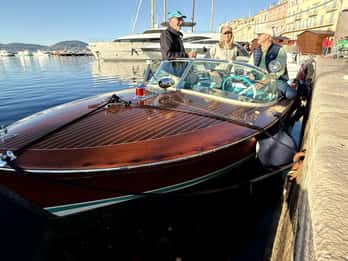 Saint-Tropez: Private Classic RIVA Boat Tour