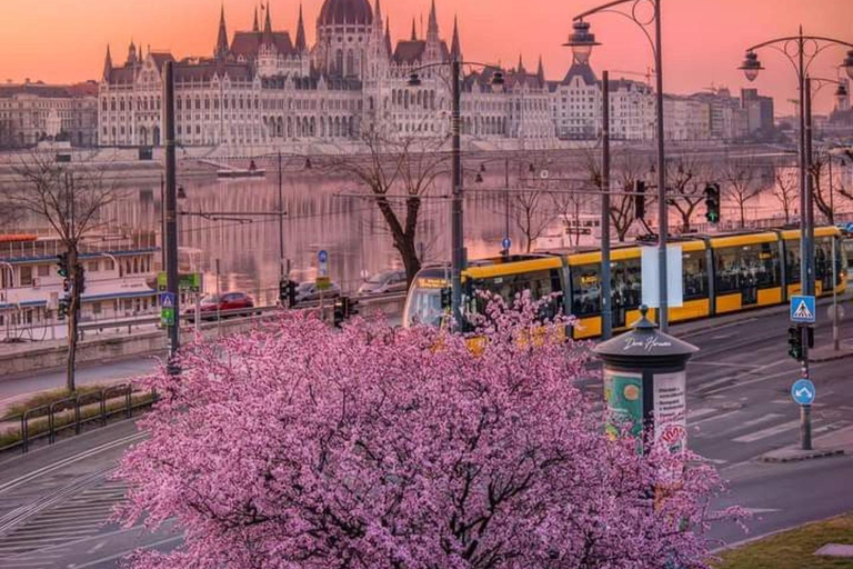 Sights & Stories of Budapest - A Unique City Tour Sights and Stories of Budapest - A Unique City Tour