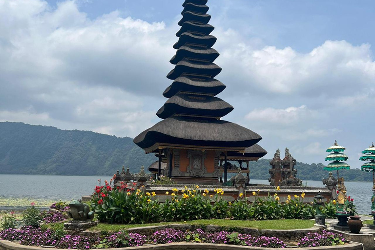 daytour bali:sekumpul + fiji waterfalls,ulundanu beratan group of 3 person