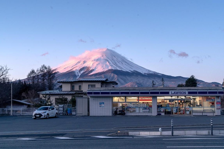 Tokyo: Fuji Fuji-berget, Arakura Sengen Park, Oshino Hakkai BussturFrån Shinjuku till Fuji-berget kl. 8:30