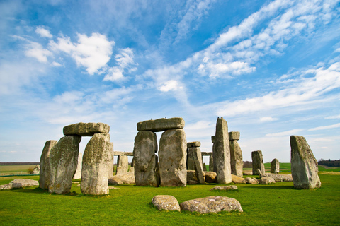 Zamek Windsor i Stonehenge: Prywatna wycieczka w obie strony8-miejscowy Mercedes Vito