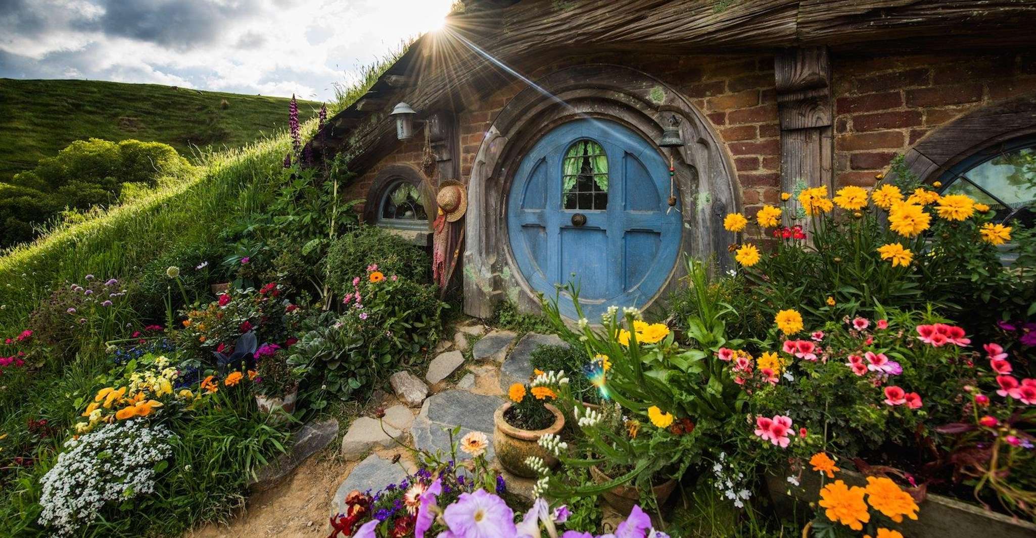 Auckland, Hobbiton Movie Set Day Trip with Festive Lunch - Housity