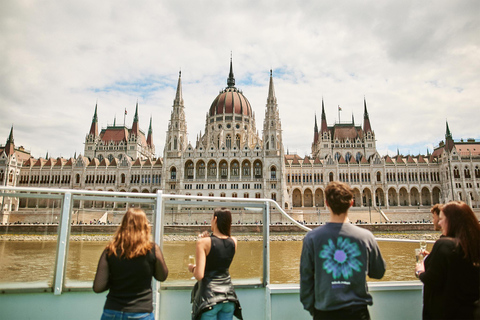 Budapest: Summer Brunch & Cruise with Prosecco or Cake Brunch & Cruise with Unlimited Prosecco