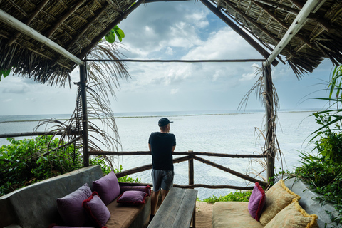 Zanzibar: Secret Beach, Kuza Cave e Jozani con trasferimentoSpiaggia Segreta, Grotta di Kuza e foresta di Jozani con trasferimento