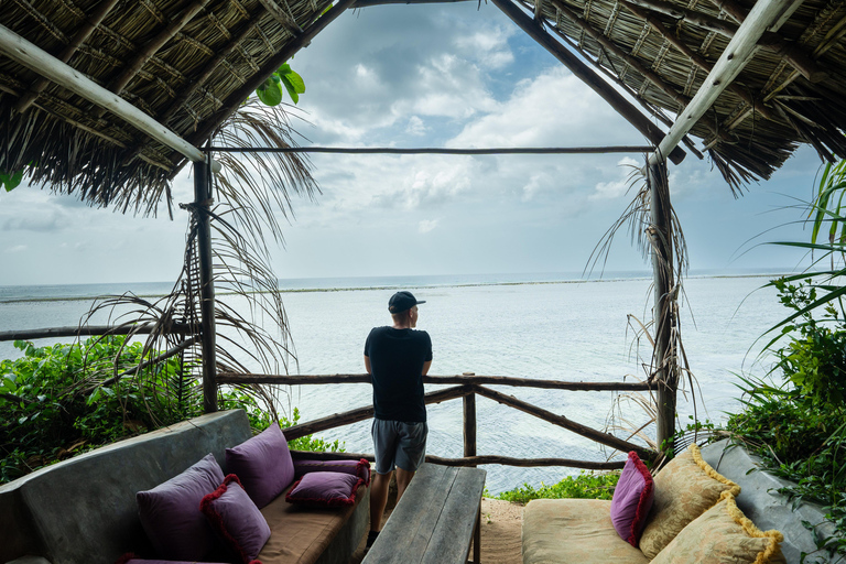 Zanzibar: Secret Beach, Kuza Cave e Jozani con trasferimentoSpiaggia Segreta, Grotta di Kuza e foresta di Jozani con trasferimento