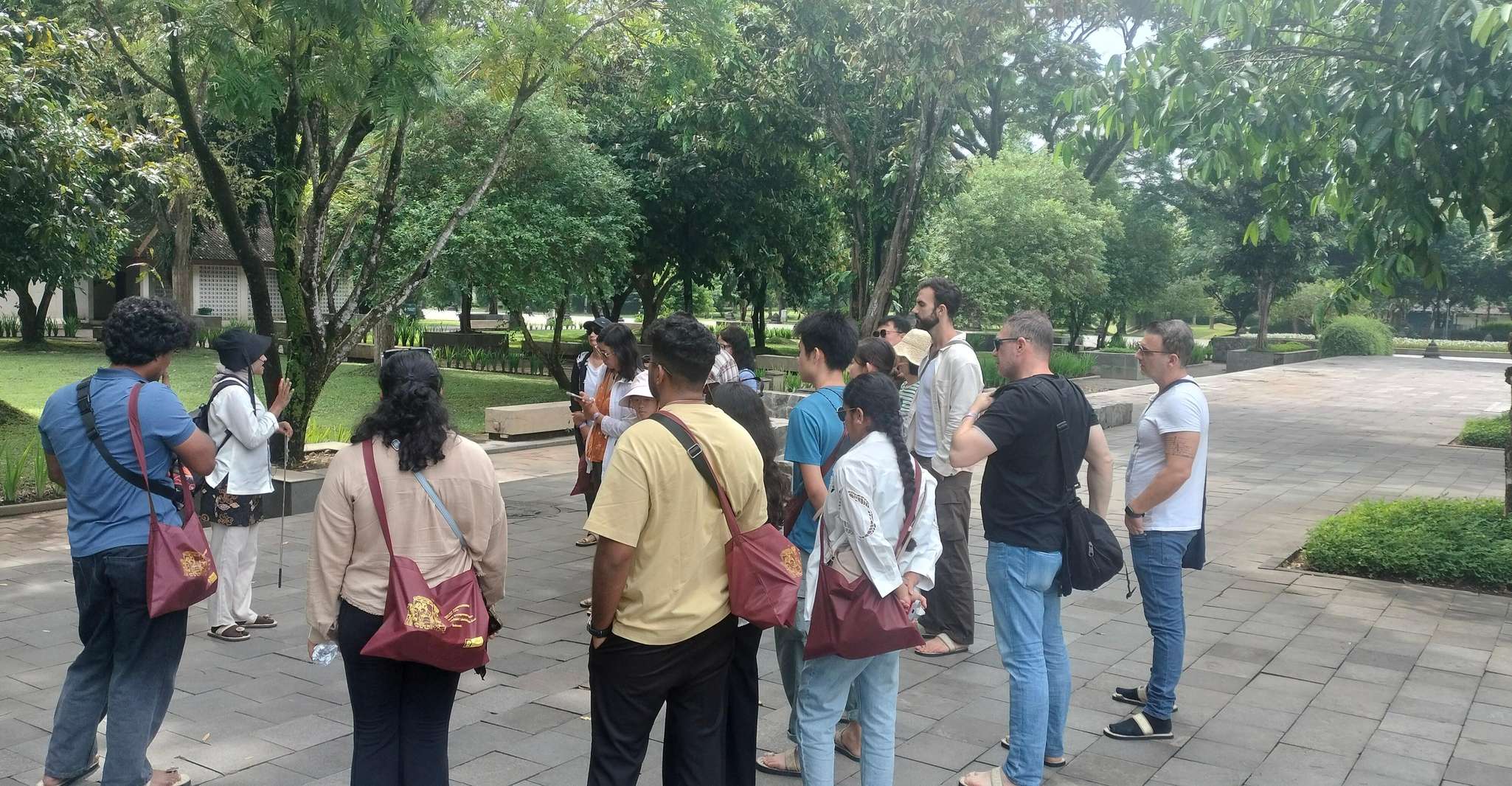 Yogyakarta: Borobudur Sunrise & Prambanan Guarantee Climb up photo 14