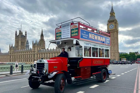 London: Vintage Open-Top Bus Tour mit Guide