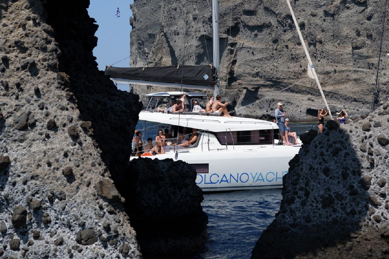 Santorini: Sunset Cruise with Swim Stops, Dinner, and Drinks