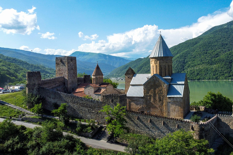 Kazbegi & Gudauri Scenic Photo Day Tour from Tbilisi