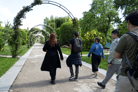 Madrid: Retiro Park Deluxe with Hidden Stories Small Group El Retiro Tour + Rum Tasting