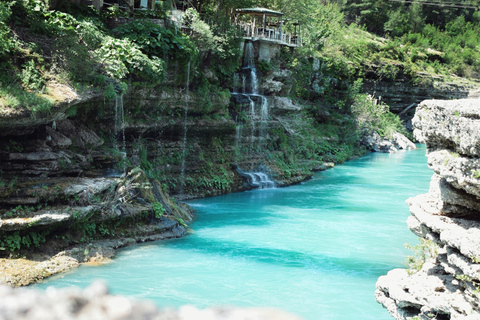 RED LINE: VIP daily tour with SUV: Vlore-Gjirokaster-Permet