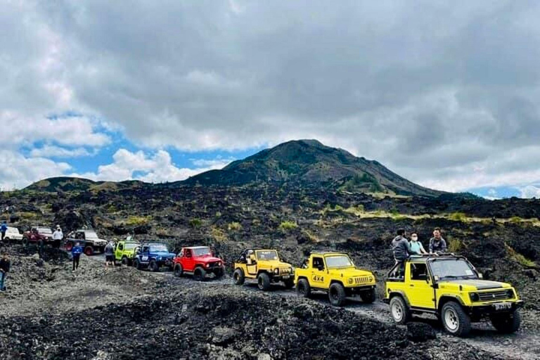 Bali: Alba del monte Batur e tour in jeep della lava nera con colazioneTour in jeep tutto incluso con servizio di prelievo e rientro