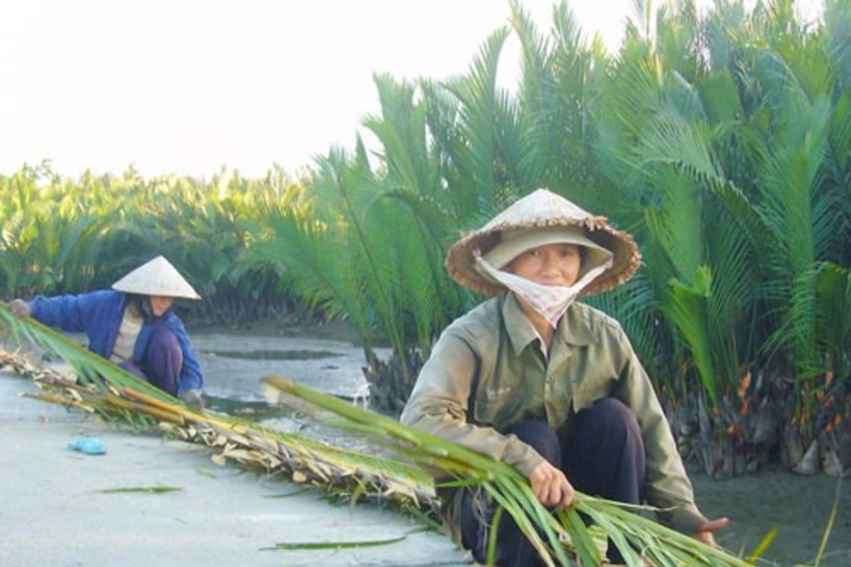 Hoi An Basket Boat Ride dans la forêt de cocotiers d'eauHoi An Basket Boat Ride dans la forêt de cocotiers