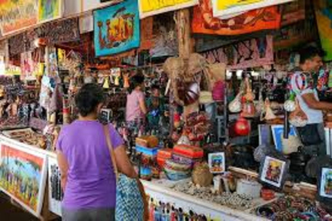 Nairobi: Shopping di souvenir e tour storico di mezza giornata