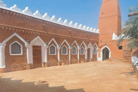 Riyadh: 2-day tour of 5 heritage villages and a safari trip
