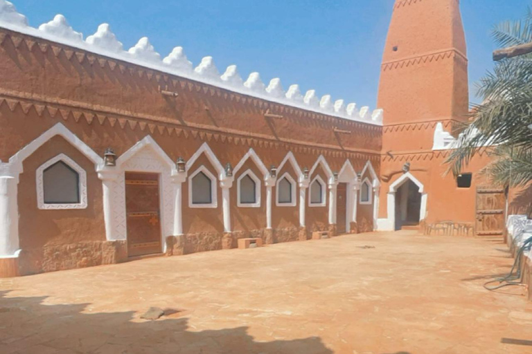 Riyadh: 2-day tour of 5 heritage villages and a safari trip