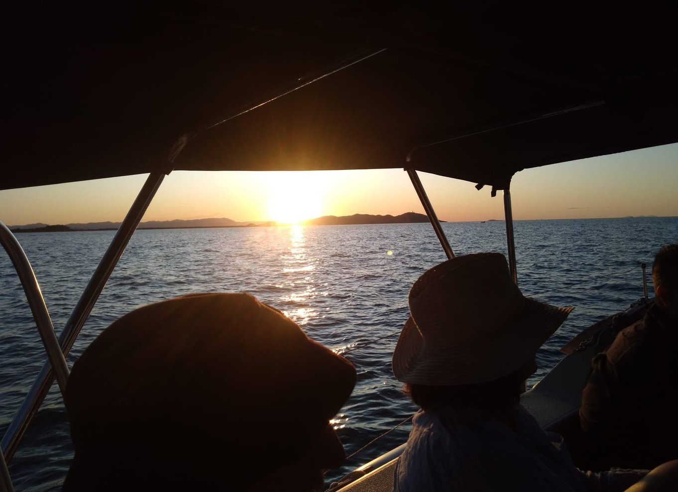 Townsville: Sunset Sailing Tour Boat Cruise Townsville