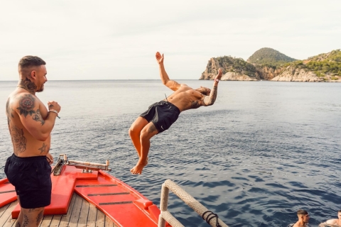 Ibiza: All-Inclusive Sunset Boat Trip Ibiza VIP: 3-Hour Sunset All-Inclusive Boat Trip