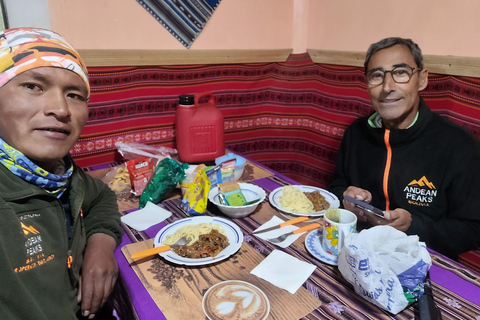 Bolivia, climbing tour to Illimani mountain 6,438 m in 3 days/2 nights Private tour available