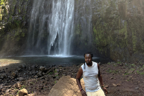 Moshi/Arusha: Chemka Hot Springs Materuni Waterfall Day tour 2 in 1 : Materuni & Chemka tour from Moshi