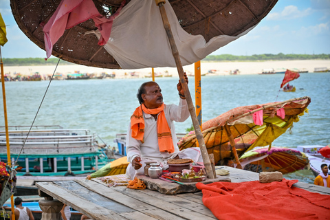 Varanasi: 3-Tage Varanasi Tour mit UnterkunftDiese Option beinhaltet Privatfahrzeug und Unterkunft