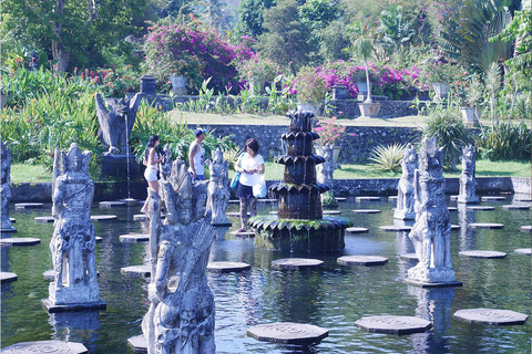 Templo de Lempuyang: Cachoeira Kanto Lampo / Viagem de 1 dia particularTour particular / Ingressos e taxas de entrada com tudo incluído.