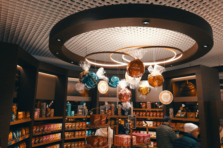 Lucerne: Lindt Chocolate Premium Tour W/ Pickup &amp; Photoshoot