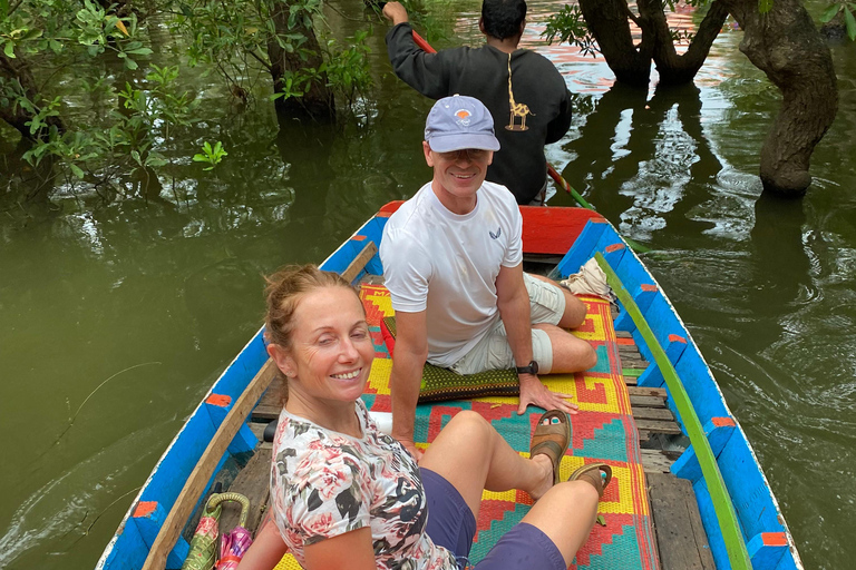 Passeio de jipe pela vila flutuante e pelo campo autêntico