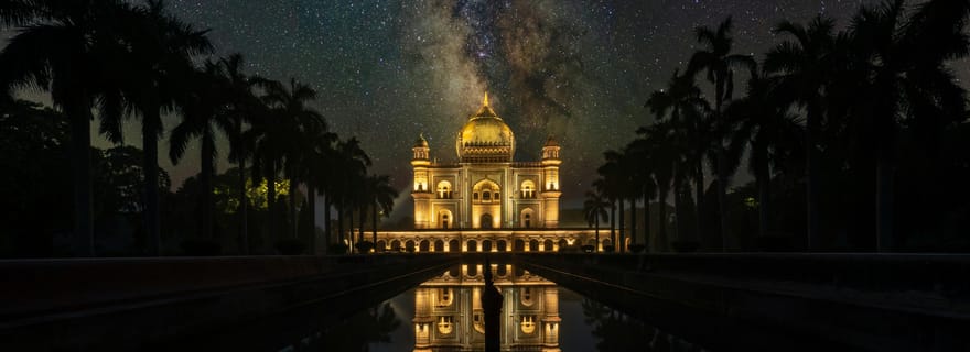 Delhi : visite citadine en soirée avec guide particulier en voiture