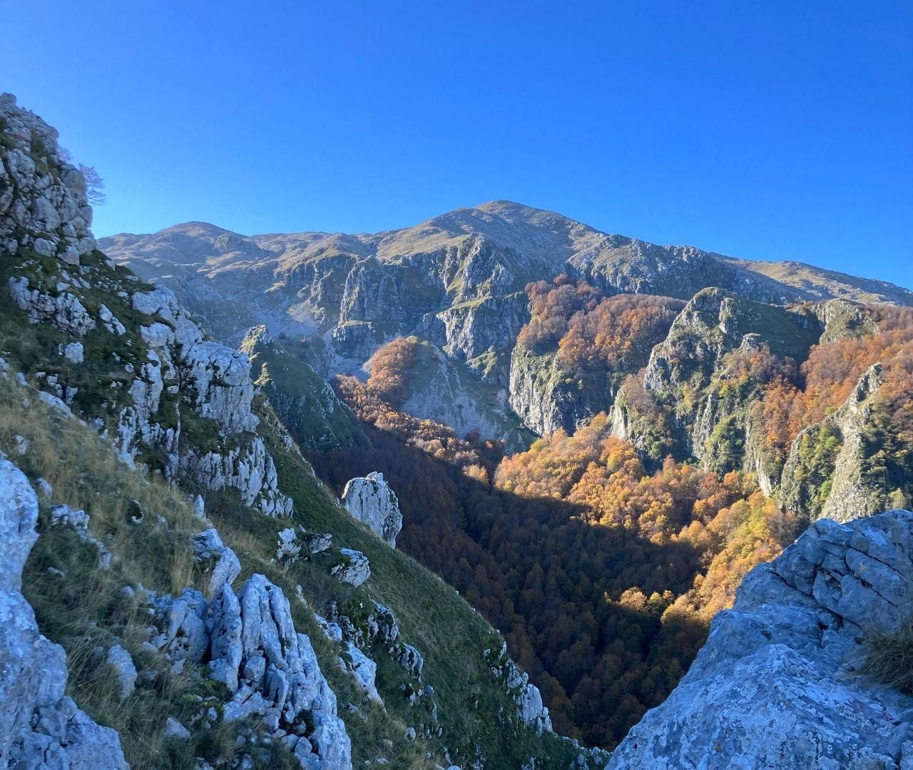 Molise: Geführte Wanderung durch Wälder, Höhlen und zu Wasserfällen